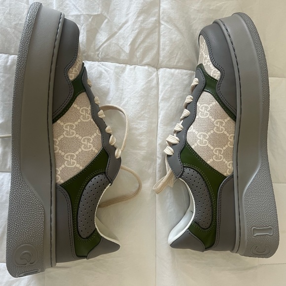 Gently worn. Authentic Gucci shoes. PRE LOVED❤️ GUCCI CHUNKY B MONOGRAM TRAINERS - Picture 4 of 6